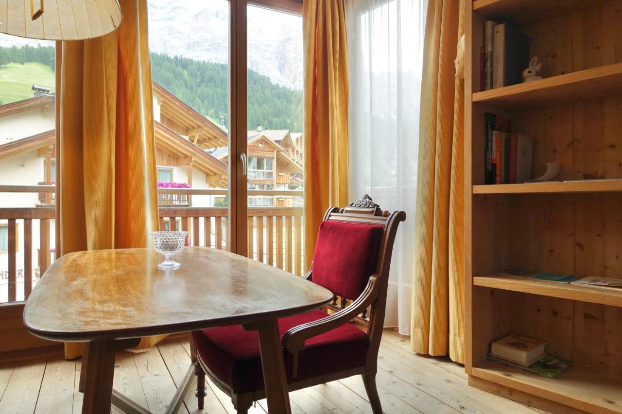 Apartments Da La Vedla Flats San Cassiano  Exteriör bild