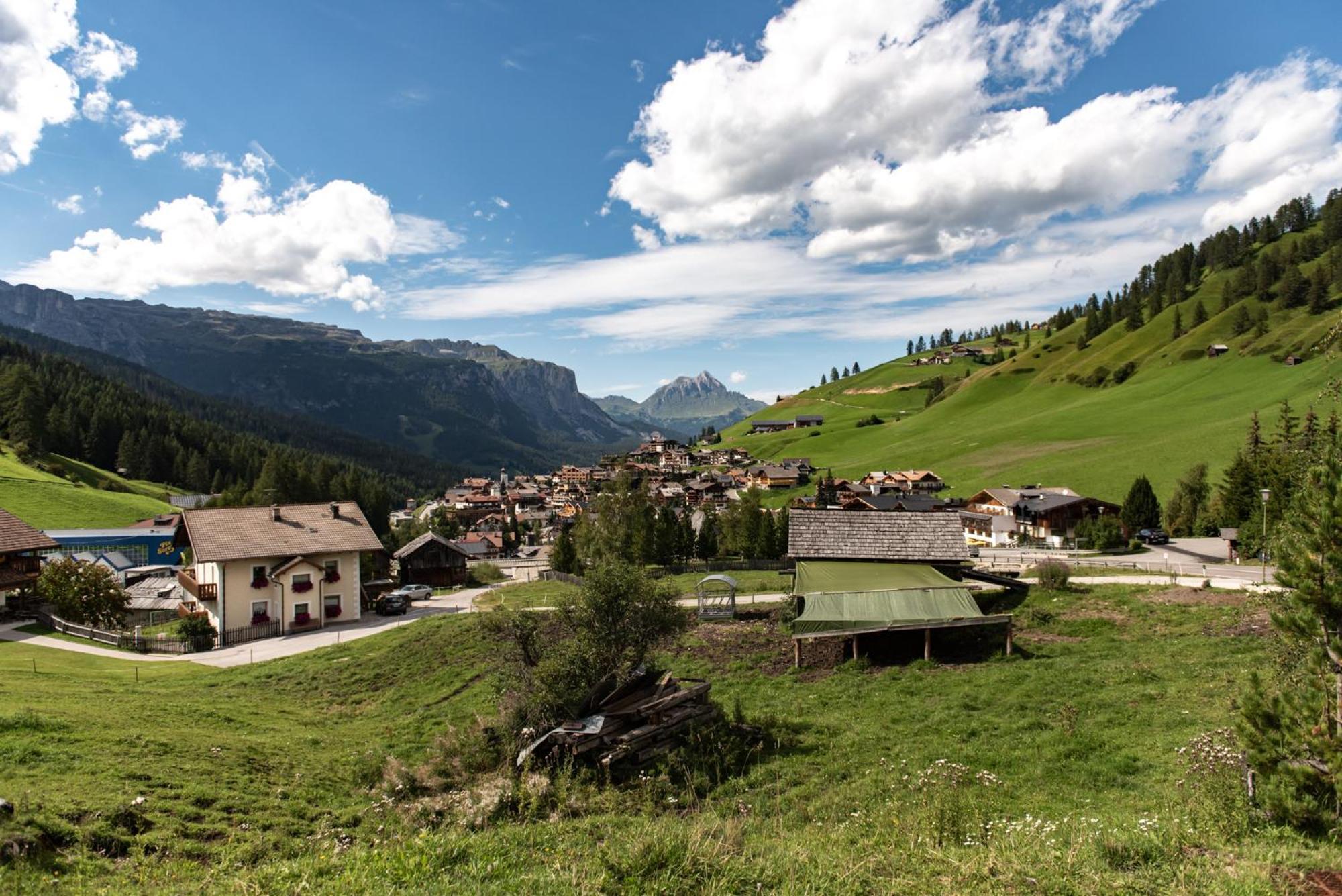 Apartments Da La Vedla Flats San Cassiano  Exteriör bild