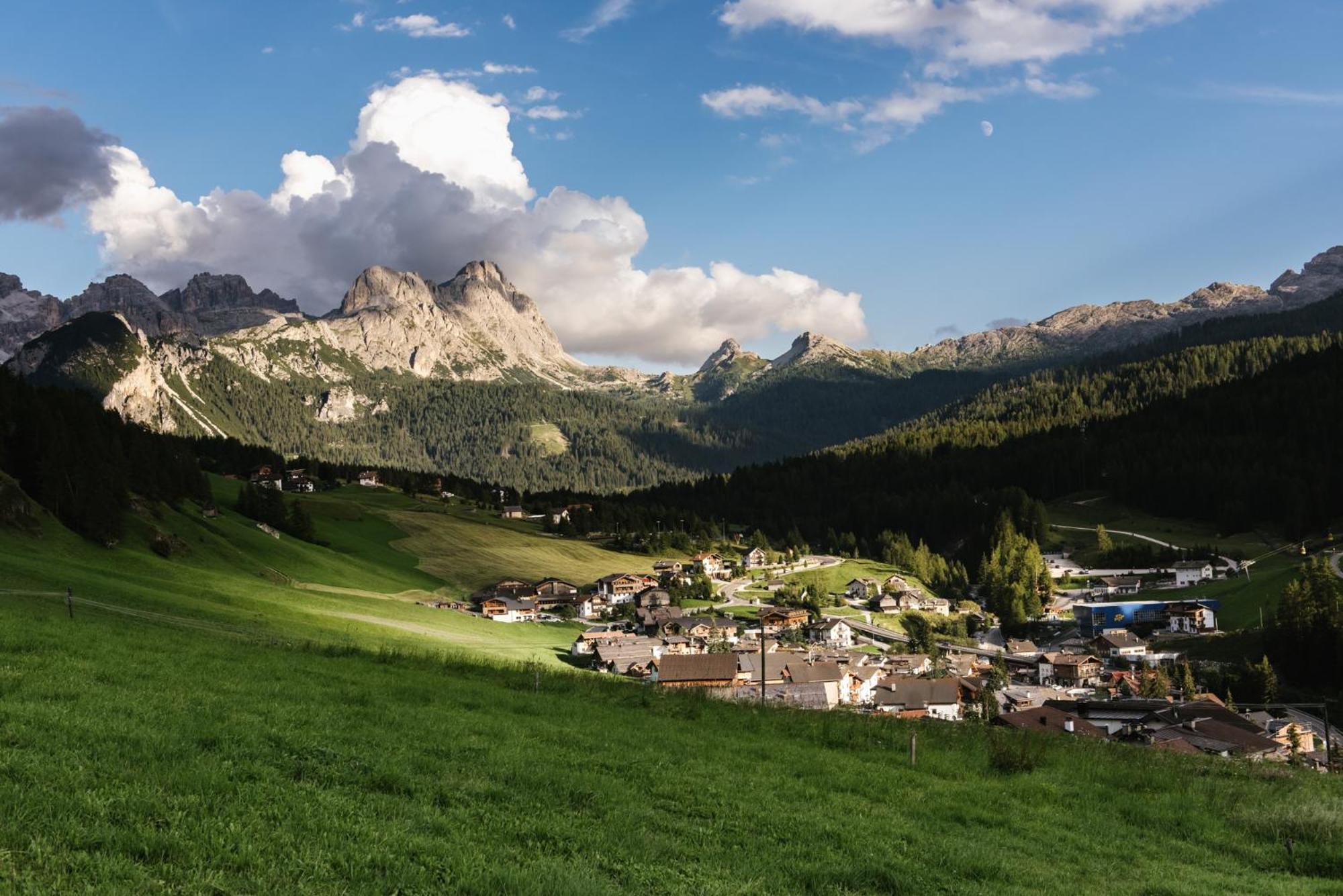 Apartments Da La Vedla Flats San Cassiano  Exteriör bild