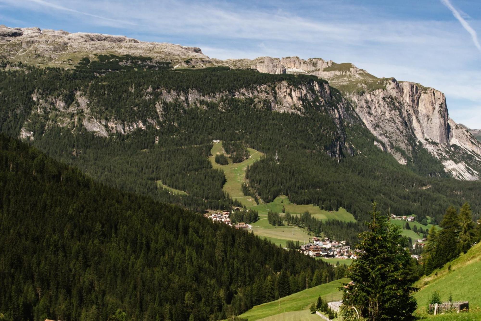 Apartments Da La Vedla Flats San Cassiano  Exteriör bild